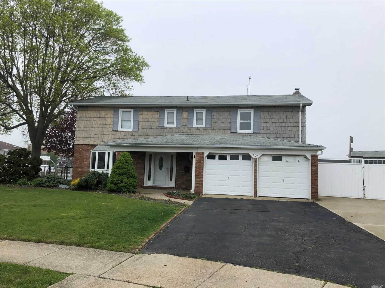 201 Anchorage Dr - Photo 1