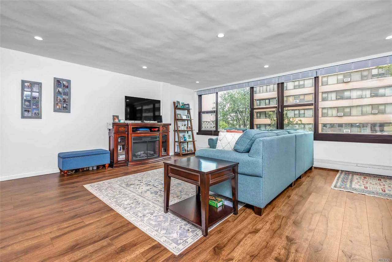 166-10 Powells Cove Blv - Photo 1