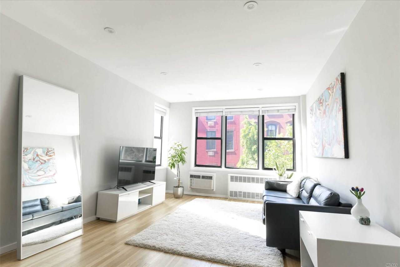 211 18th Street - Photo 1