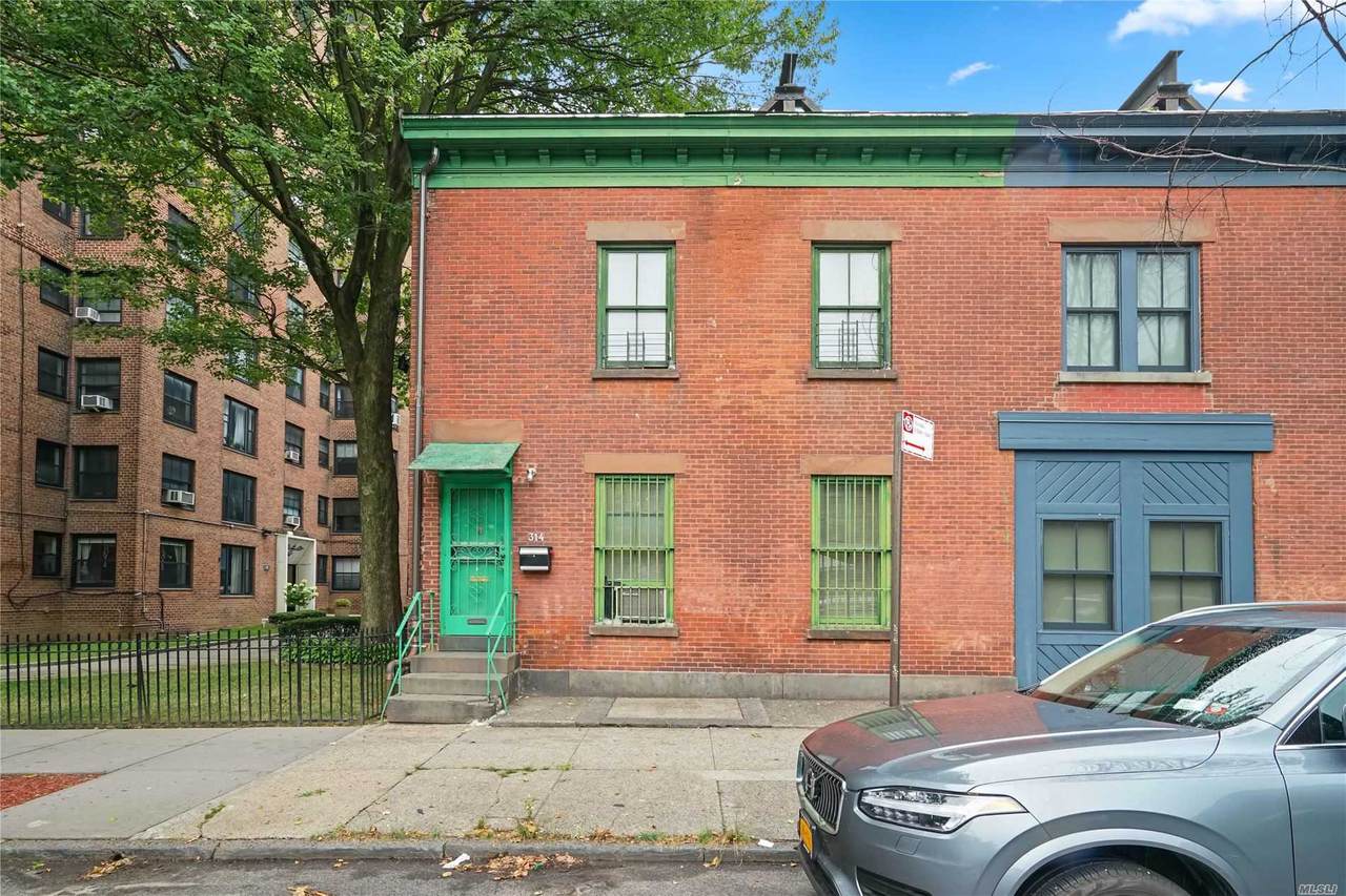 314 Waverly Avenue - Photo 1