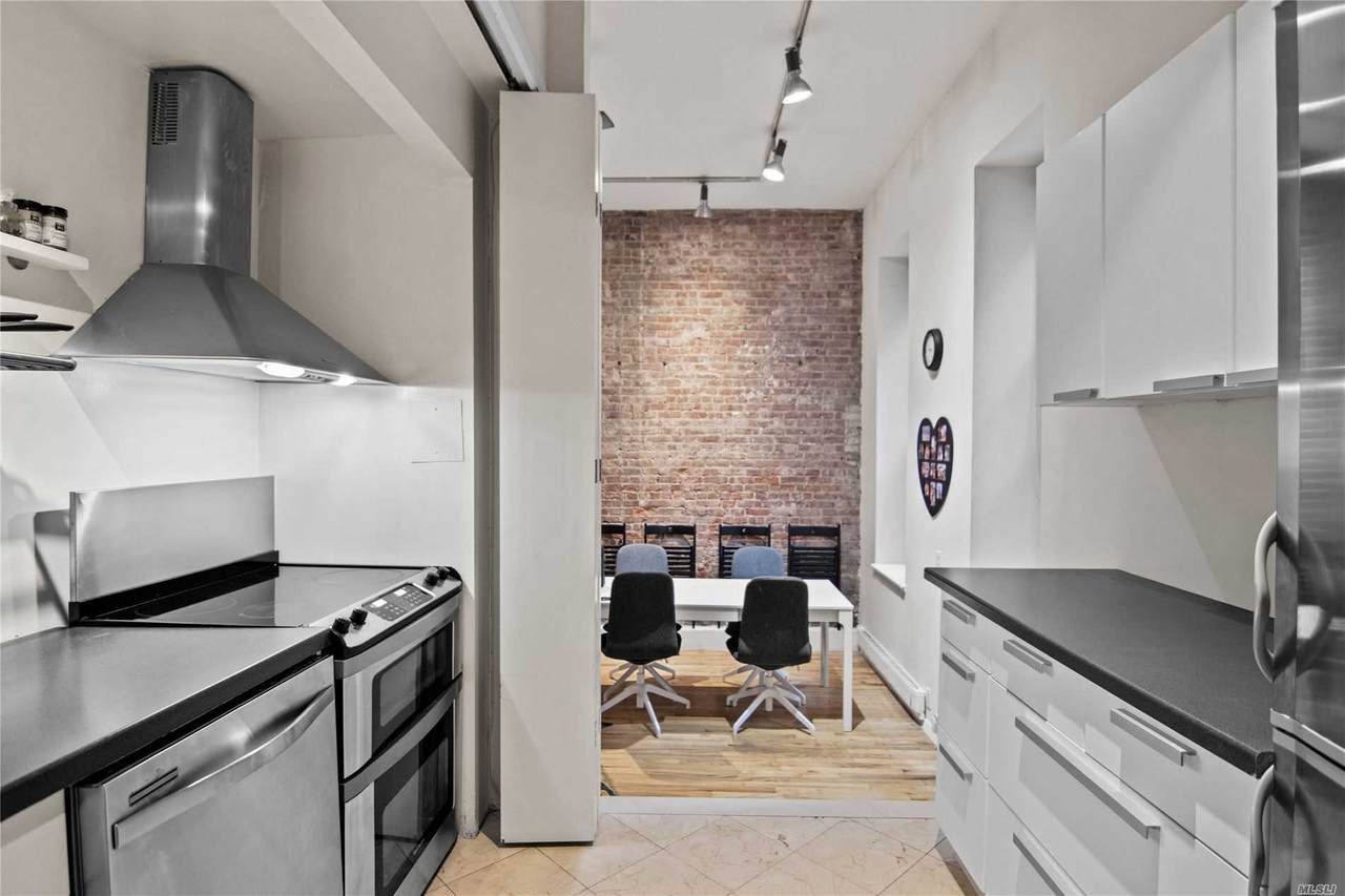 23 Waverly Place - Photo 1