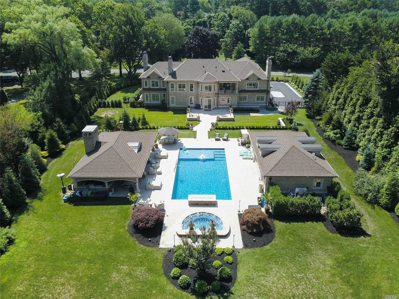 8 Wakefield Drive - Photo 1