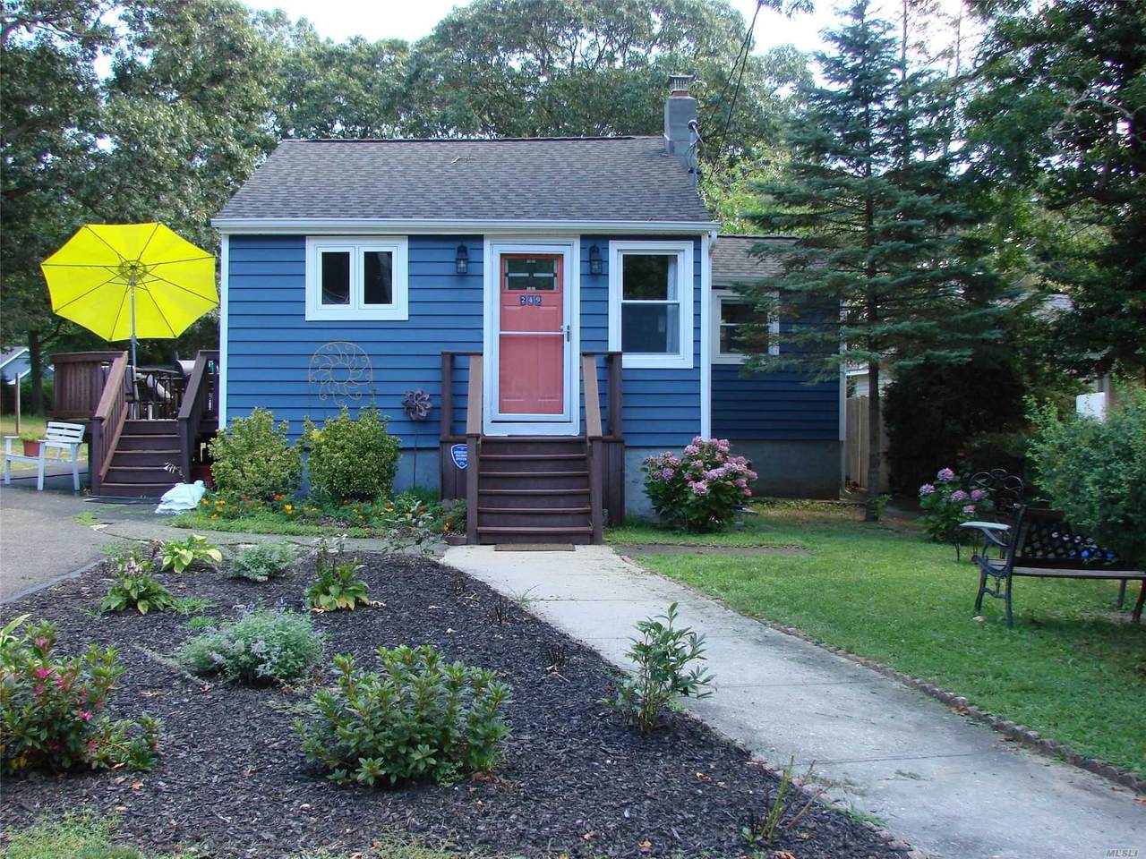 249 Evergreen Drive - Photo 1