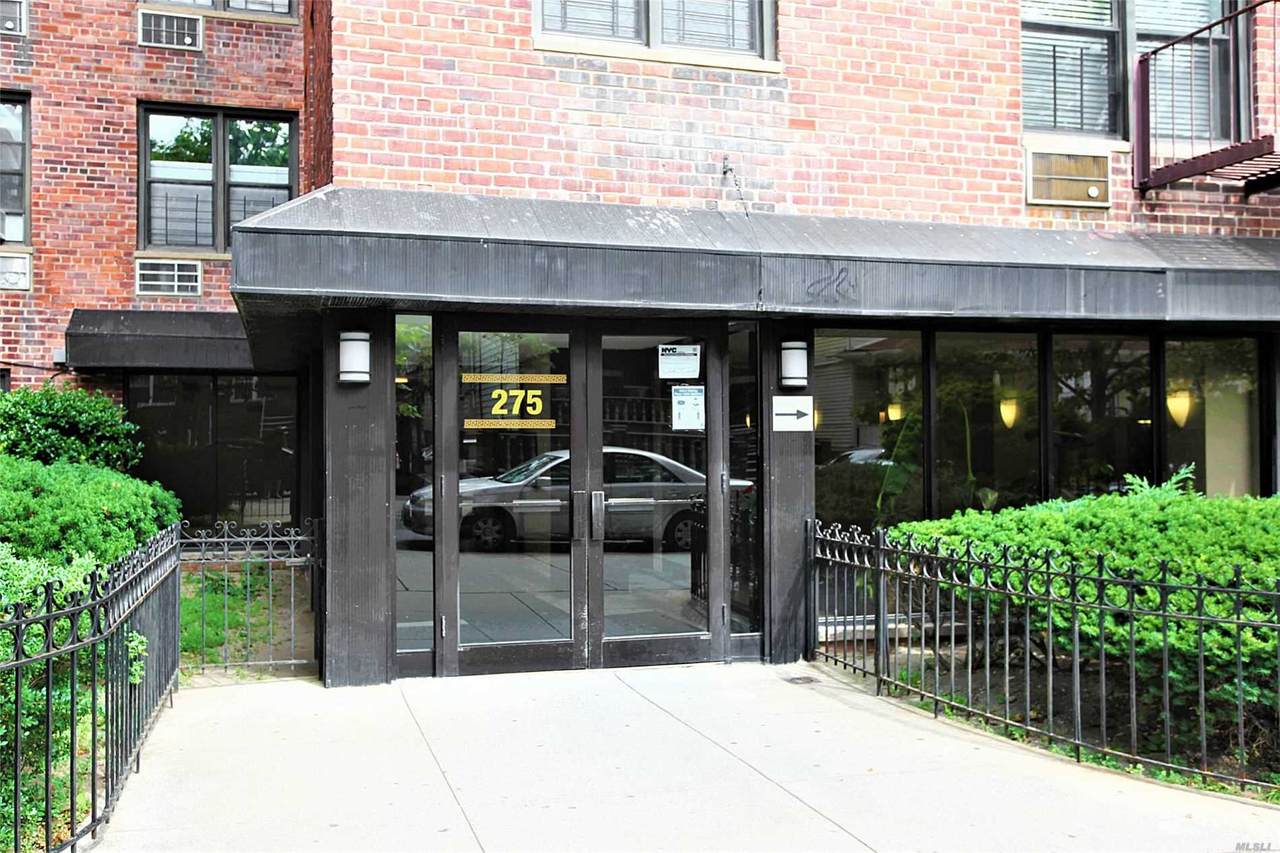 275 Webster Avenue - Photo 1