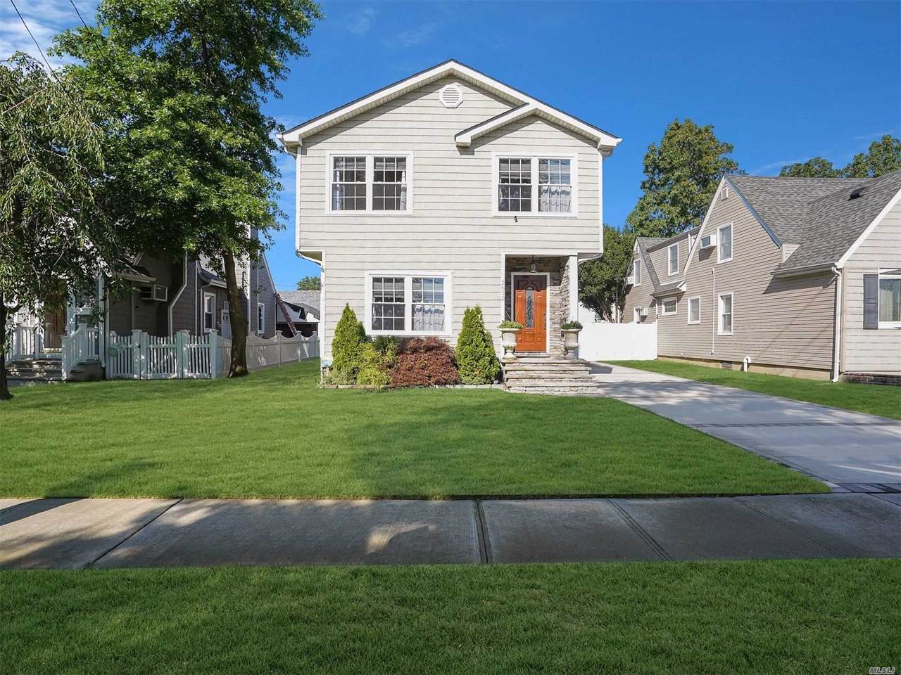 2652 Montauk Avenue - Photo 1
