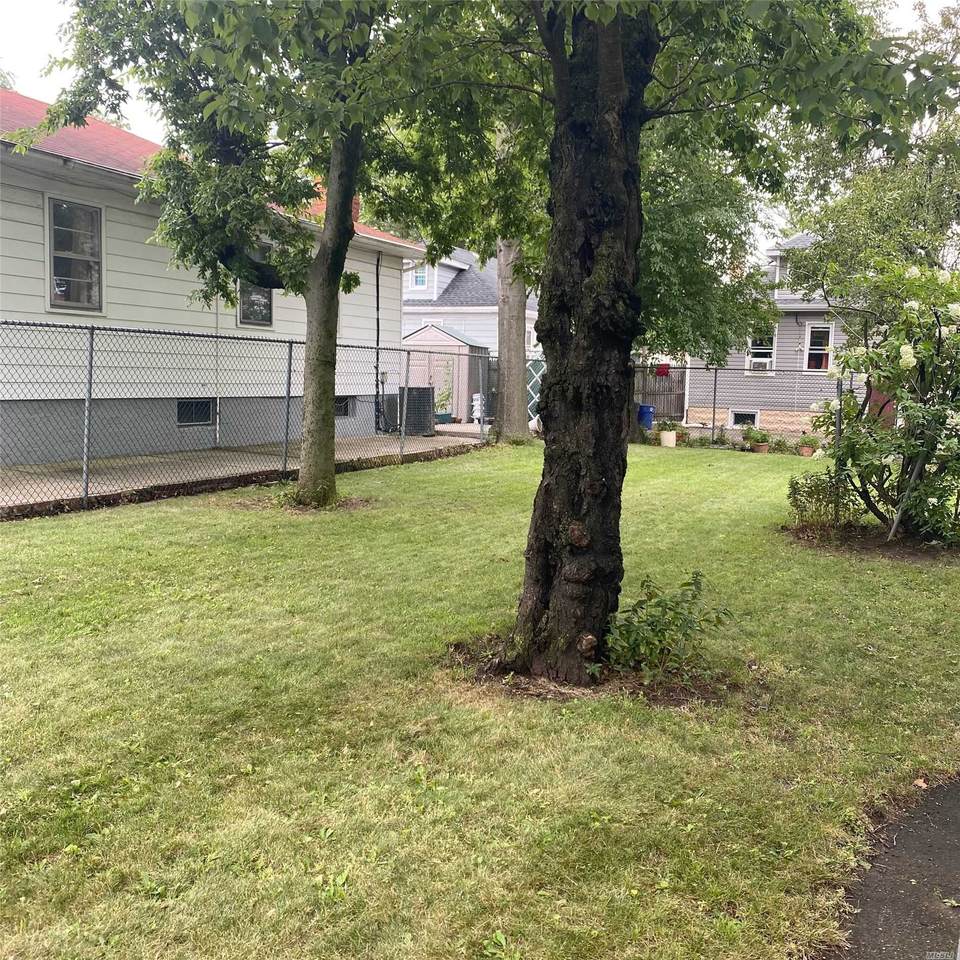 172-39 128th Avenue - Photo 1