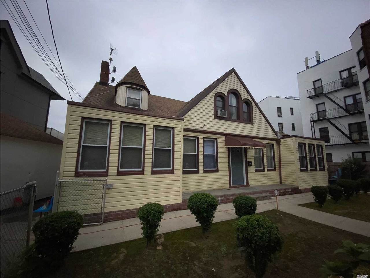 494 Jamaica Avenue - Photo 1