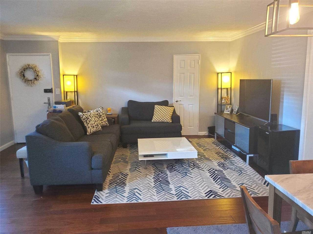 157-61 17 Avenue - Photo 1