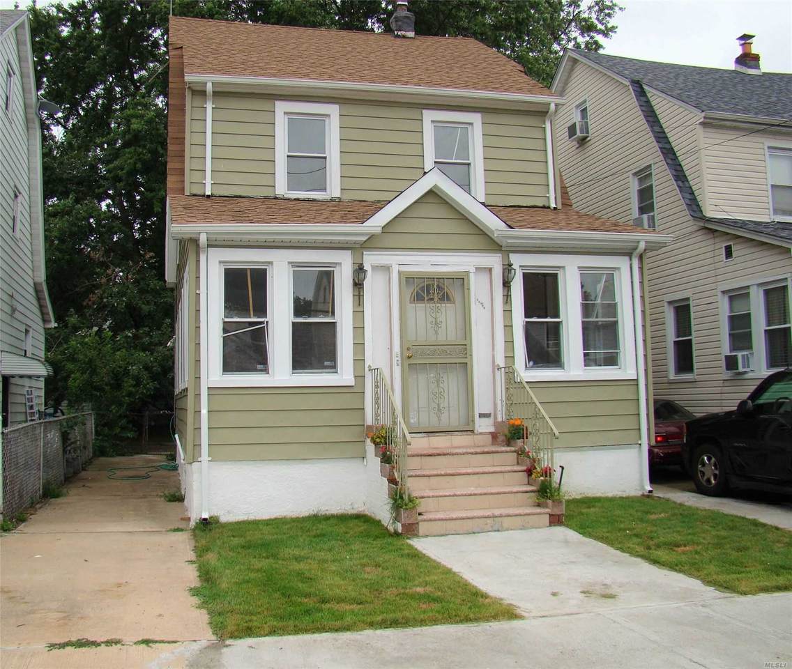 189-05 Mangin Avenue - Photo 1