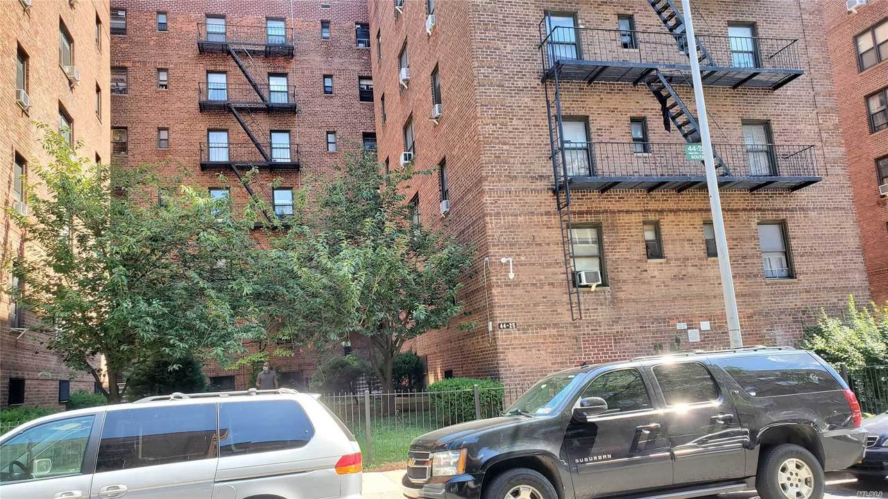 44-25 Macnish Street - Photo 1