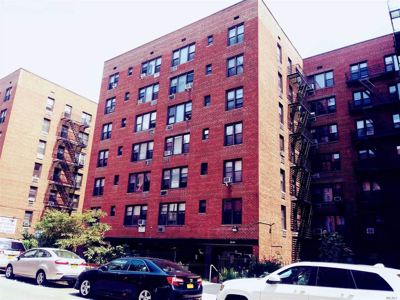 83-30 Vietor Avenue - Photo 1