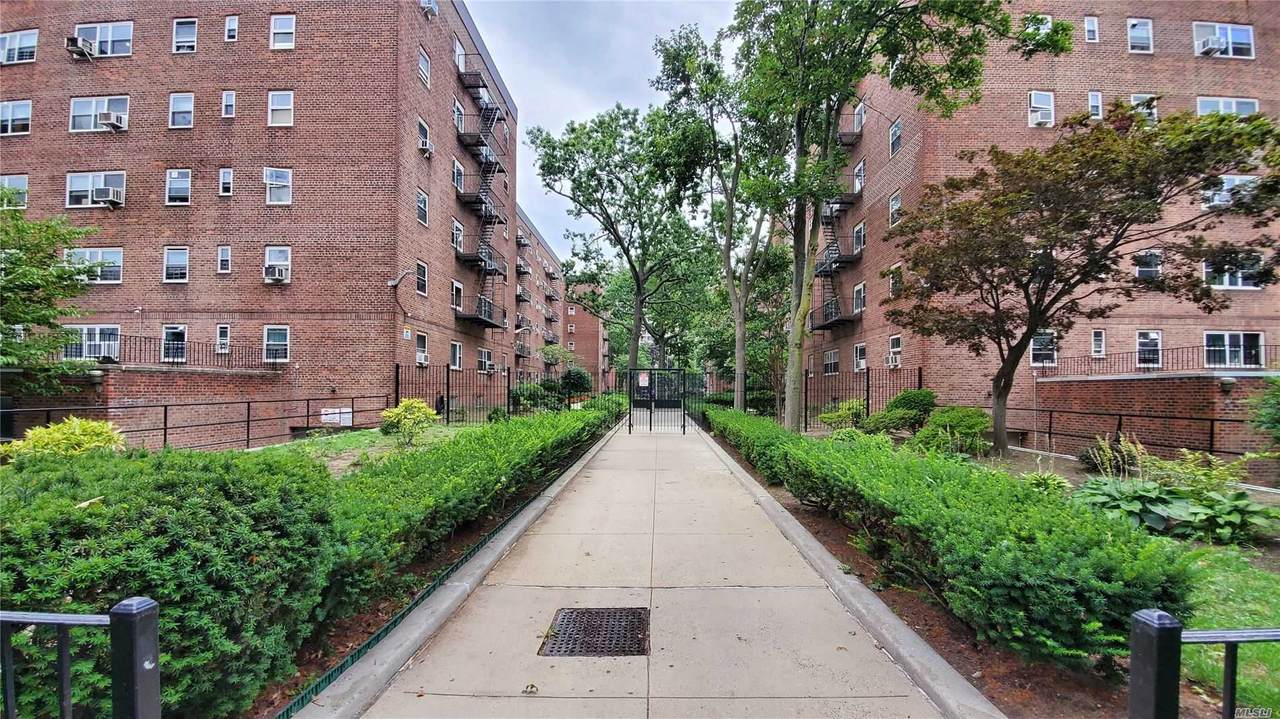 44-55 Kissena Boulevard - Photo 1