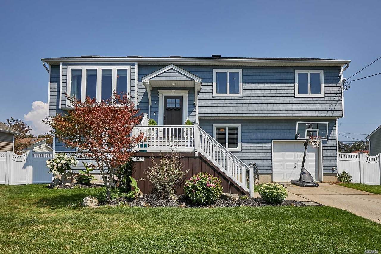 2585 Seminole Avenue - Photo 1