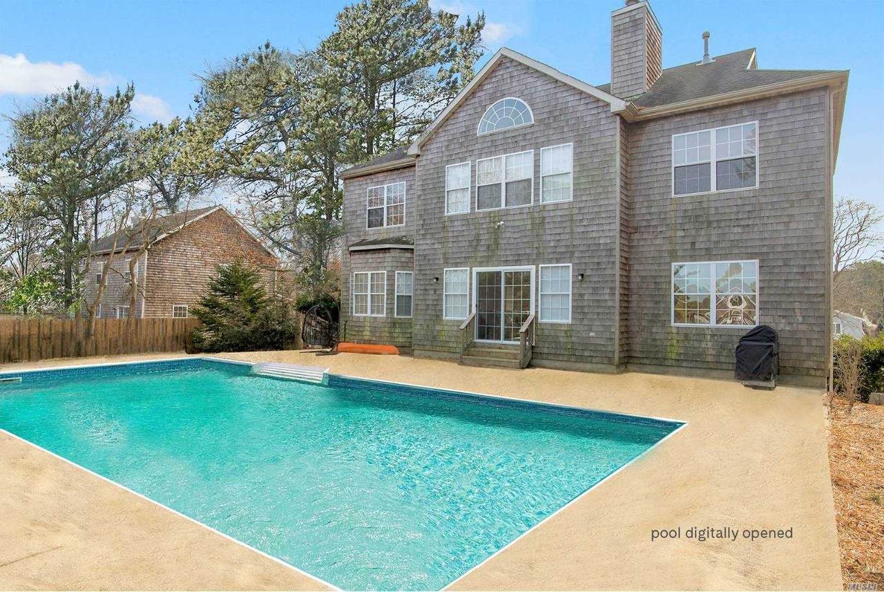 199 Shinnecock Hills Road - Photo 1