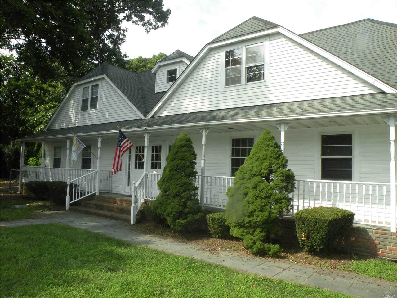 220 Lake Avenue - Photo 1