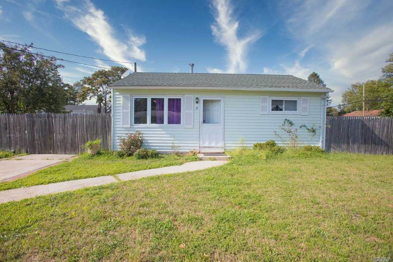 19 Willow Street - Photo 1