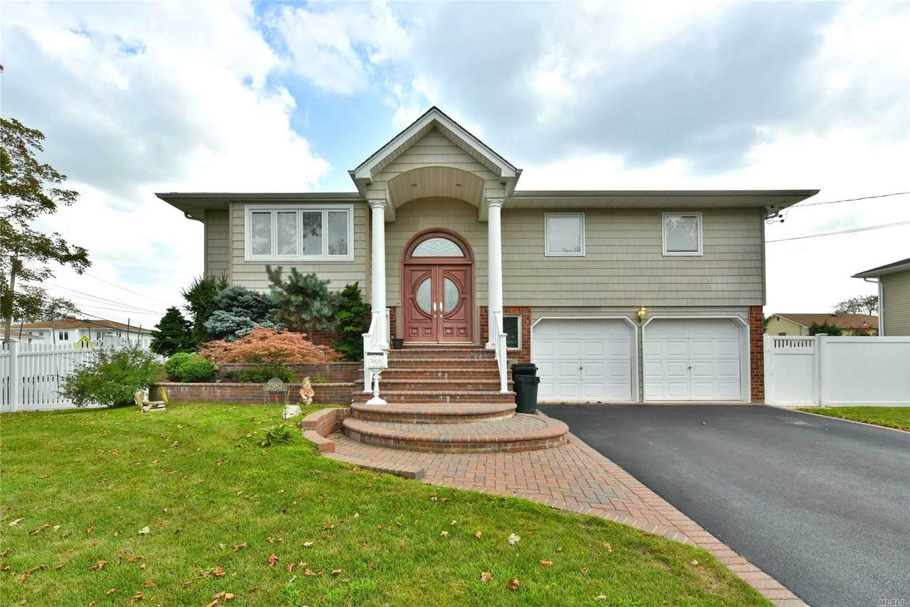 2982 Bayside Court - Photo 1