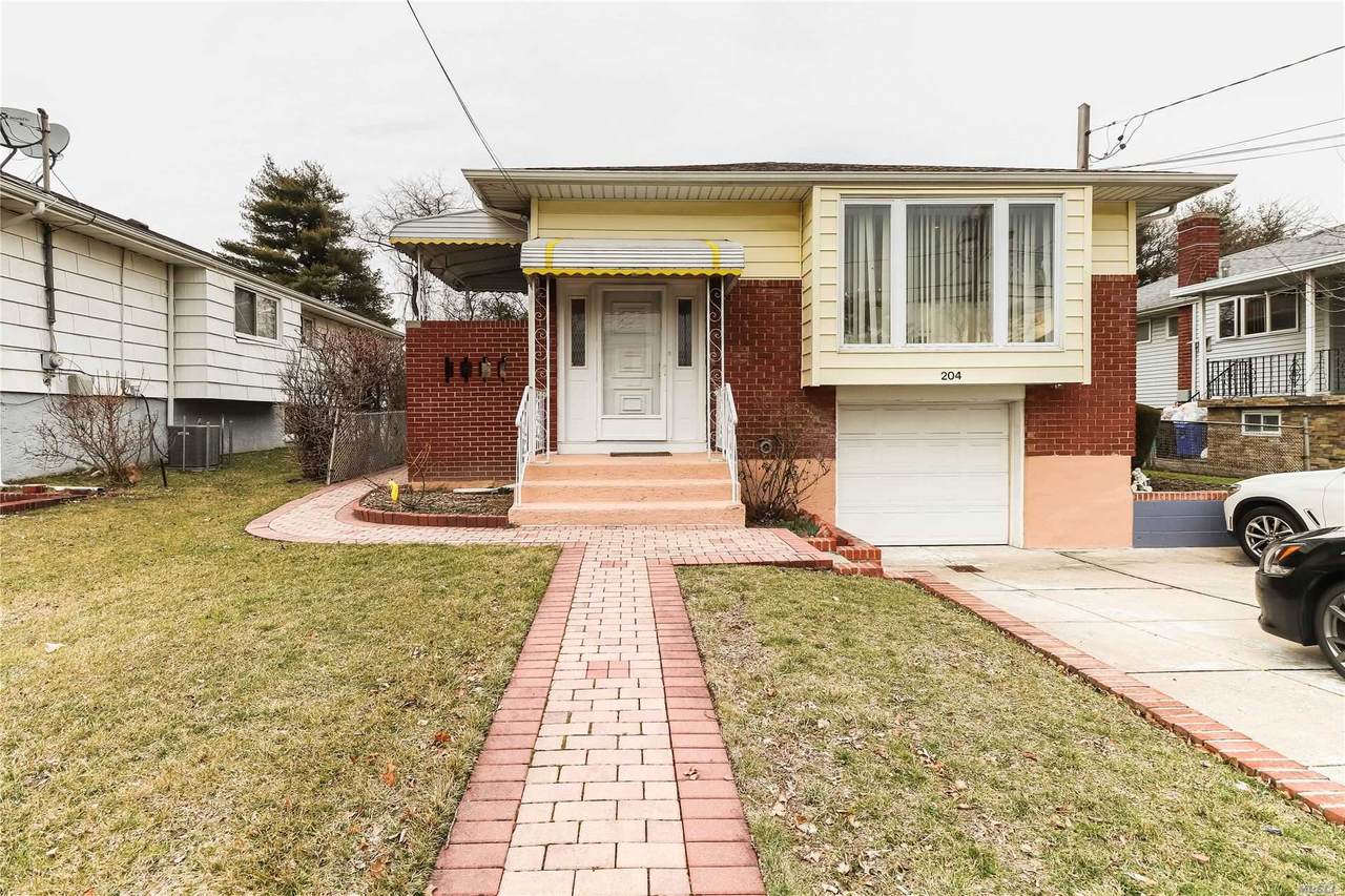 204 Nassau Boulevard - Photo 1