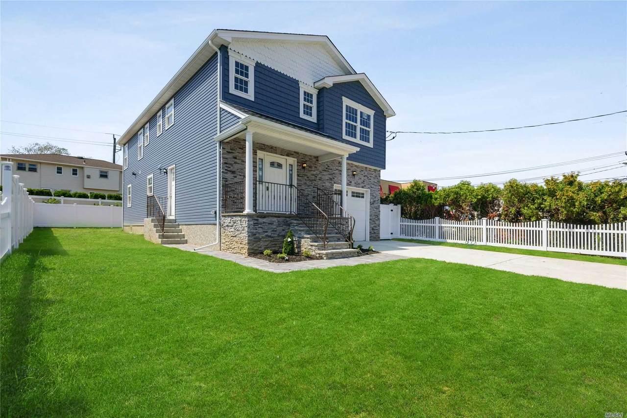 16 Doris Avenue - Photo 1