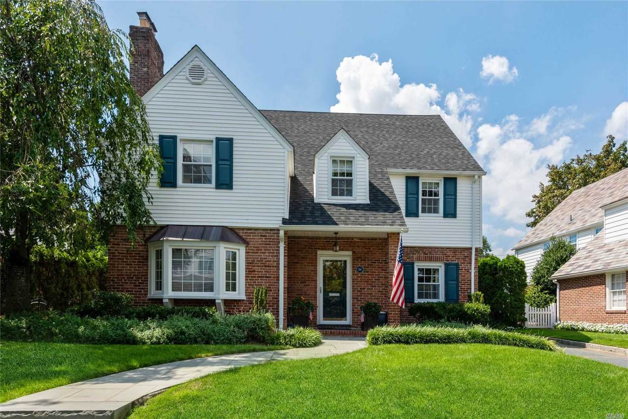158 Roxbury Road - Photo 1
