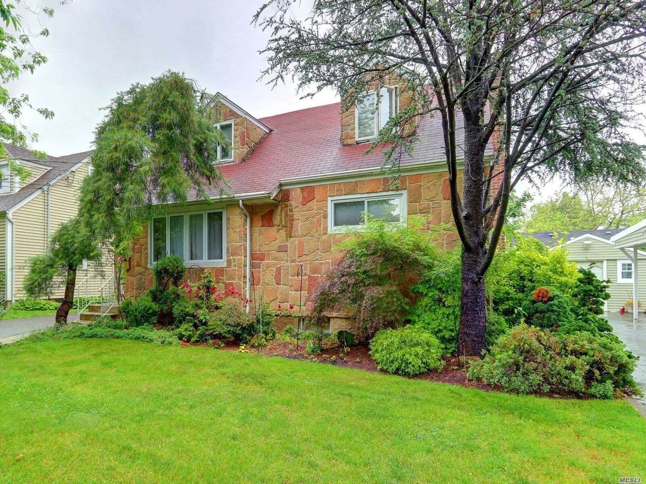 1155 Slabey Avenue - Photo 1