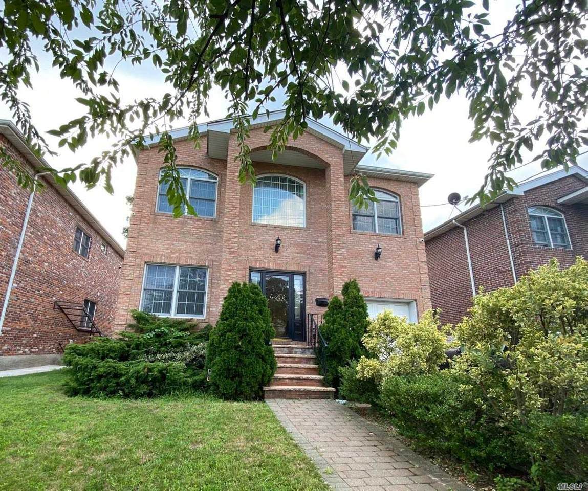 7-15 152 Street - Photo 1