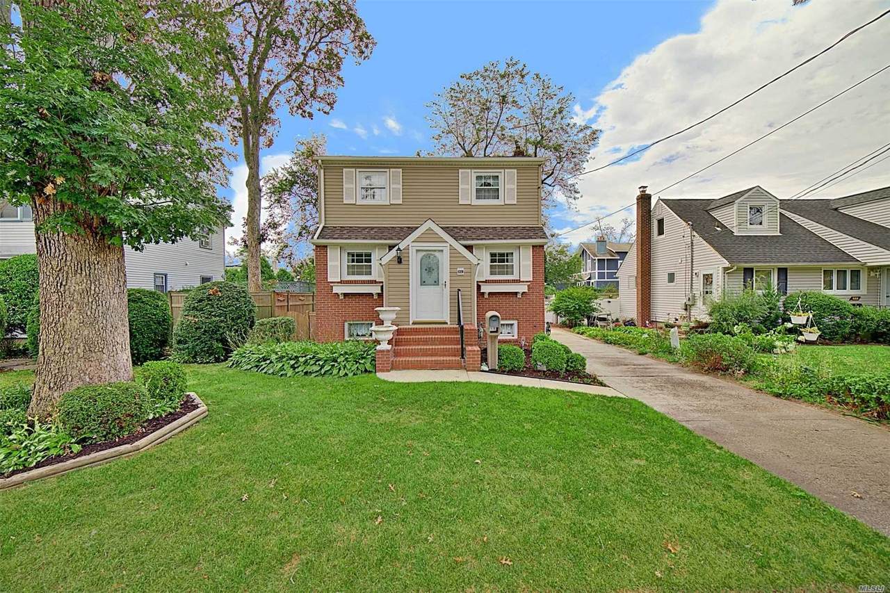 662 Bermuda Road - Photo 1