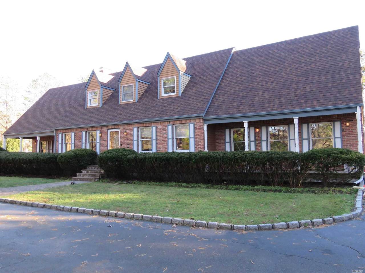 197 Radio Avenue - Photo 1
