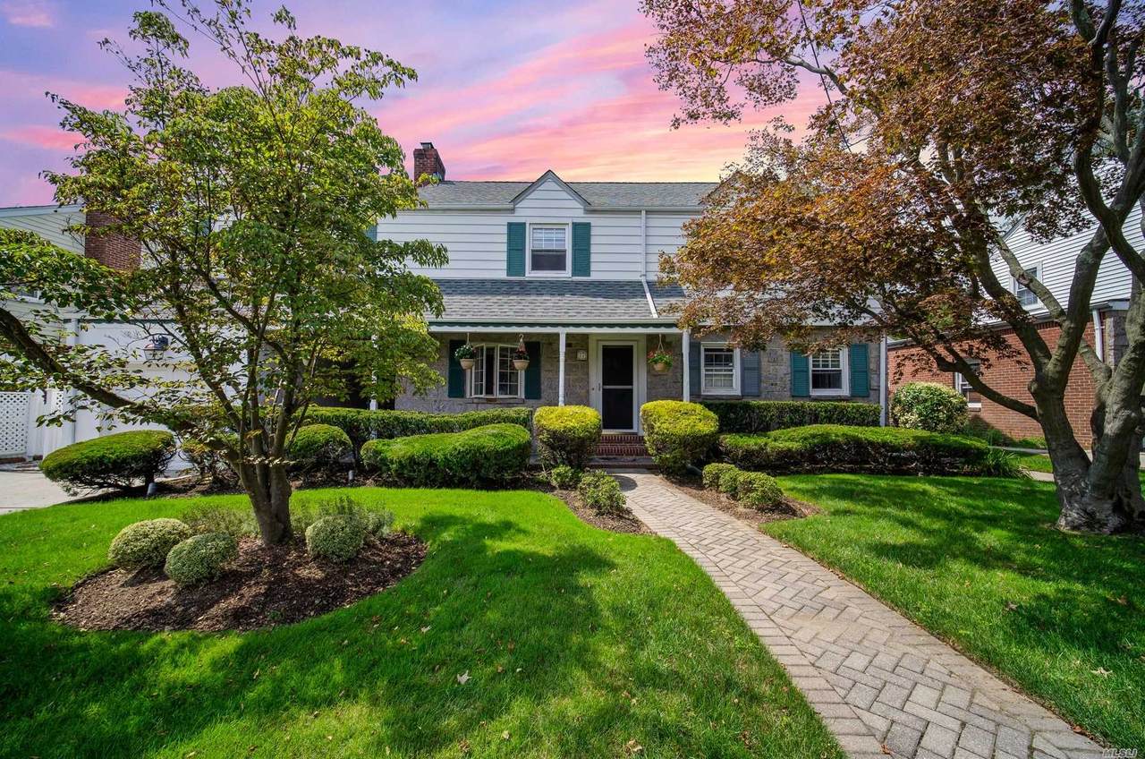 17 Dogwood Avenue - Photo 1