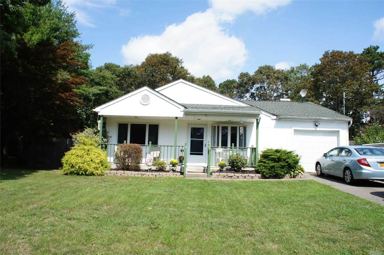 139 Chanel Drive - Photo 1