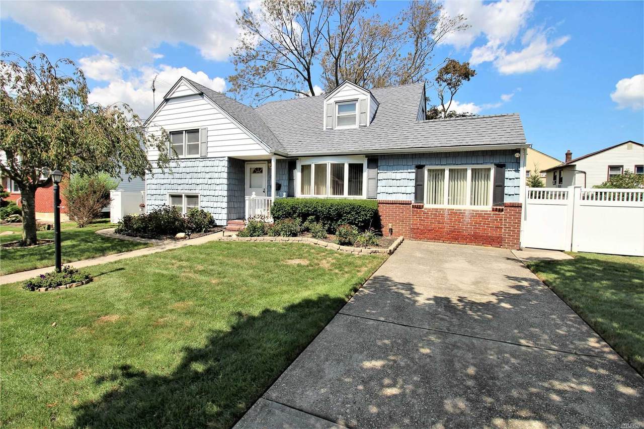 137 George Place - Photo 1