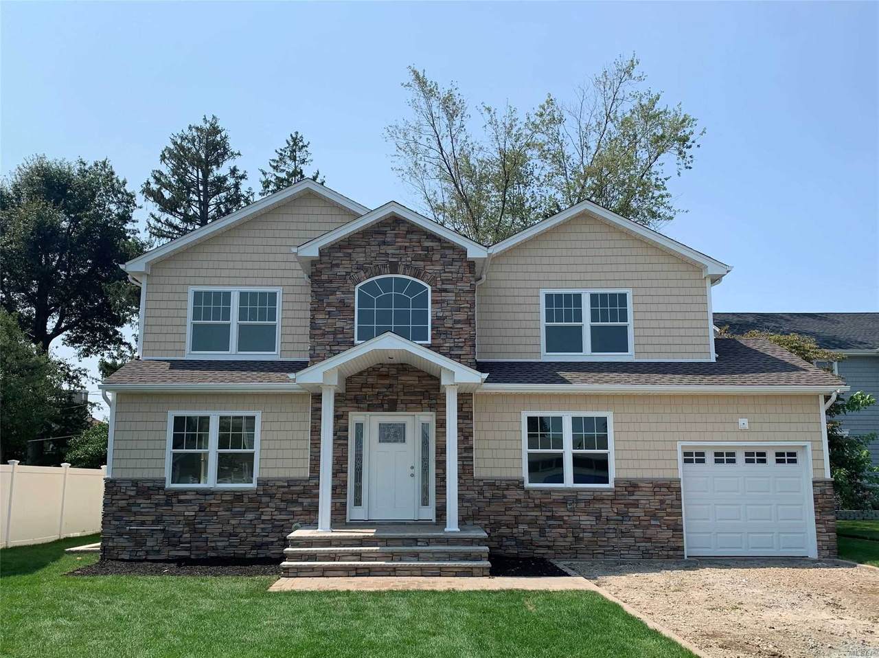 33 Surrey Lane - Photo 1