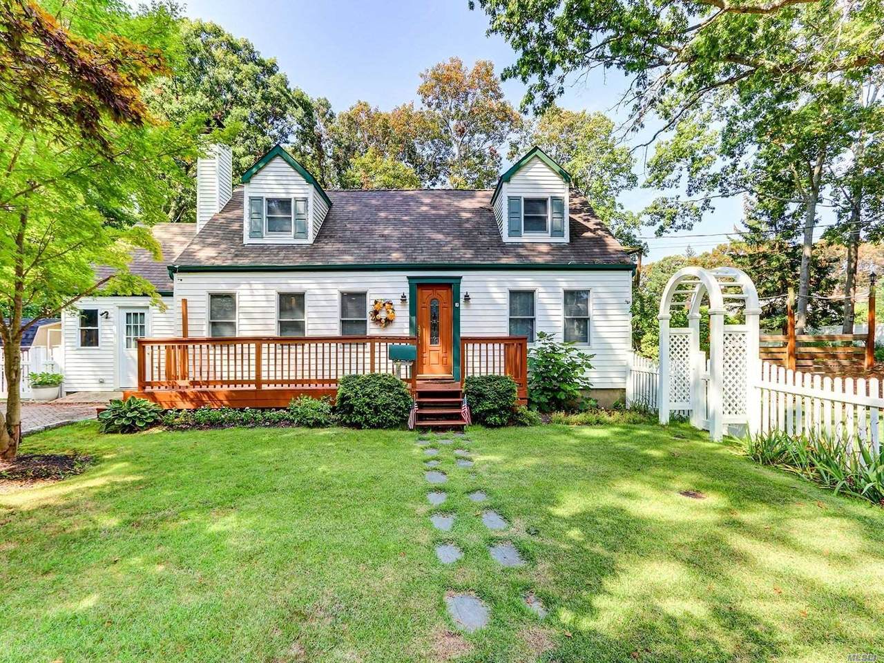 7 Lynn Place - Photo 1