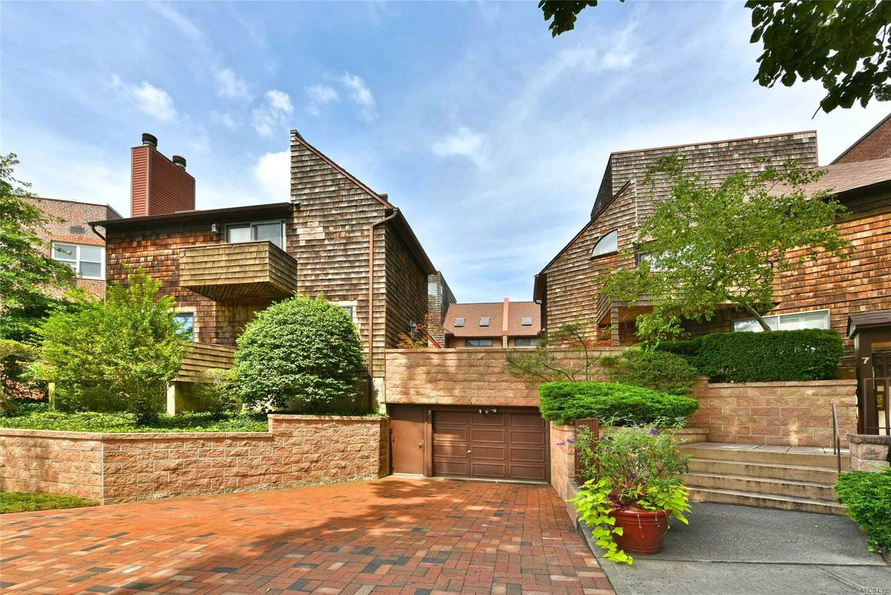 7 Hillpark Avenue - Photo 1