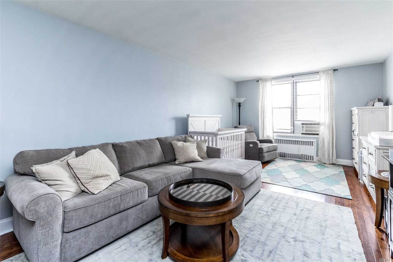 67-30 Dartmouth Street - Photo 1