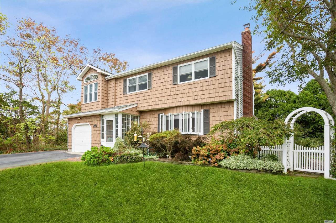 7 Nancy Drive - Photo 1