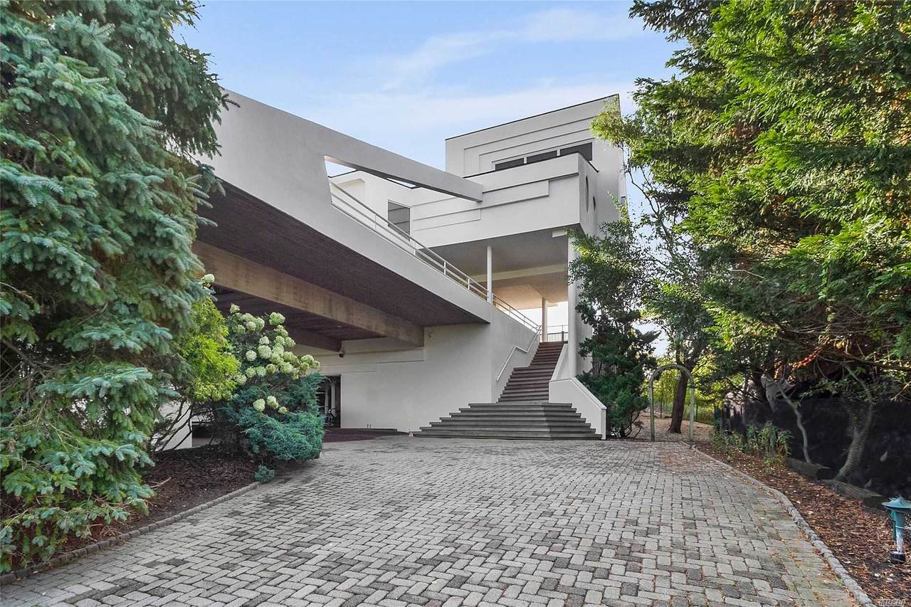 113 Dune Road - Photo 1