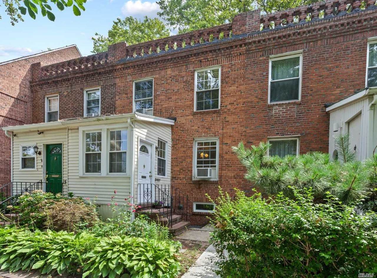 39-07 46 Street - Photo 1