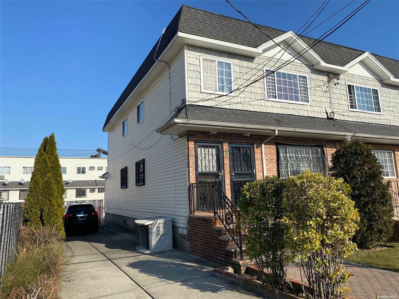 969 Lincoln Avenue - Photo 1