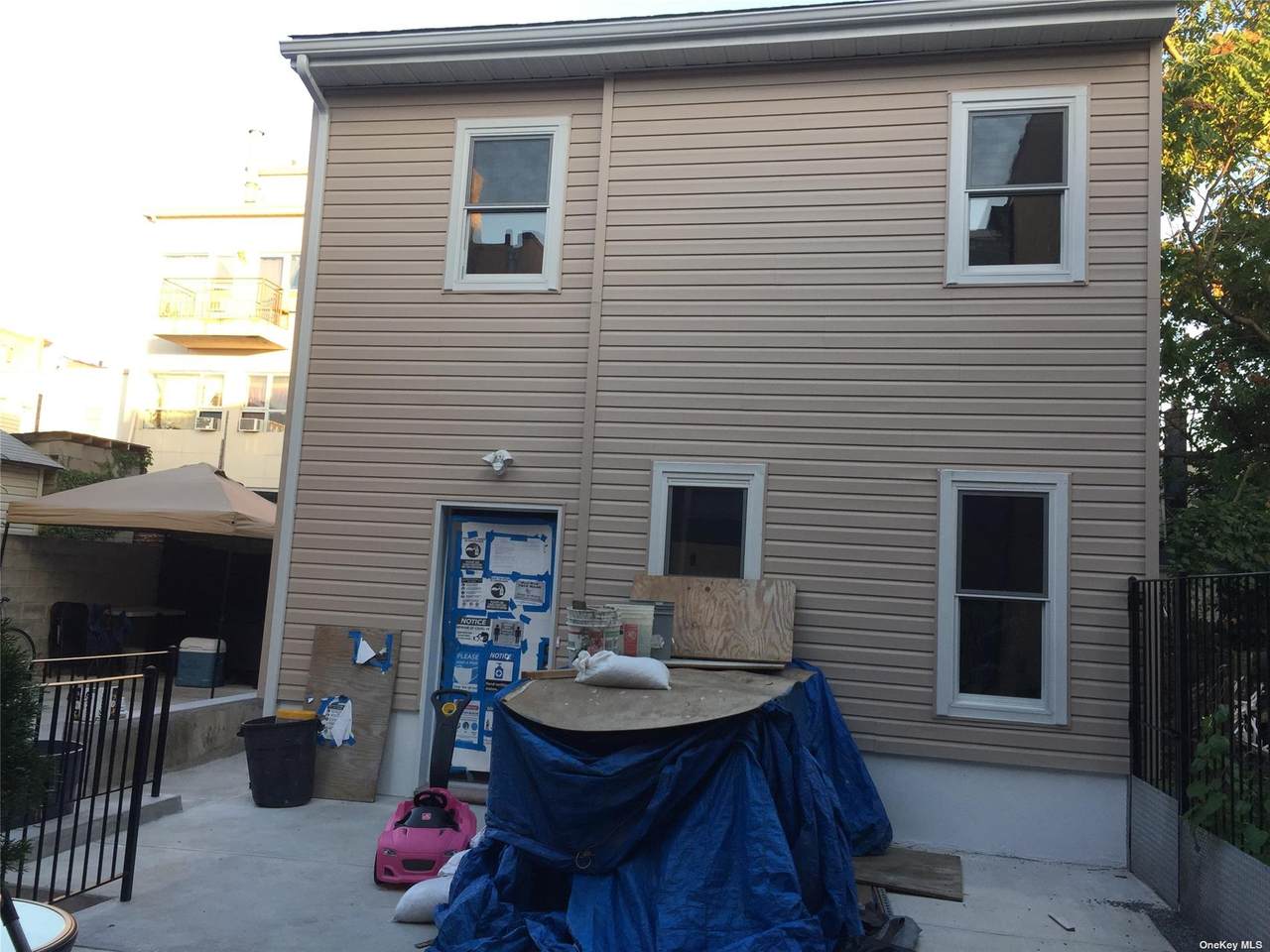 102-12 Laure Avenue - Photo 1