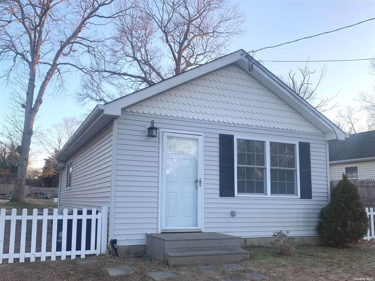 22 Maplewood Avenue - Photo 1