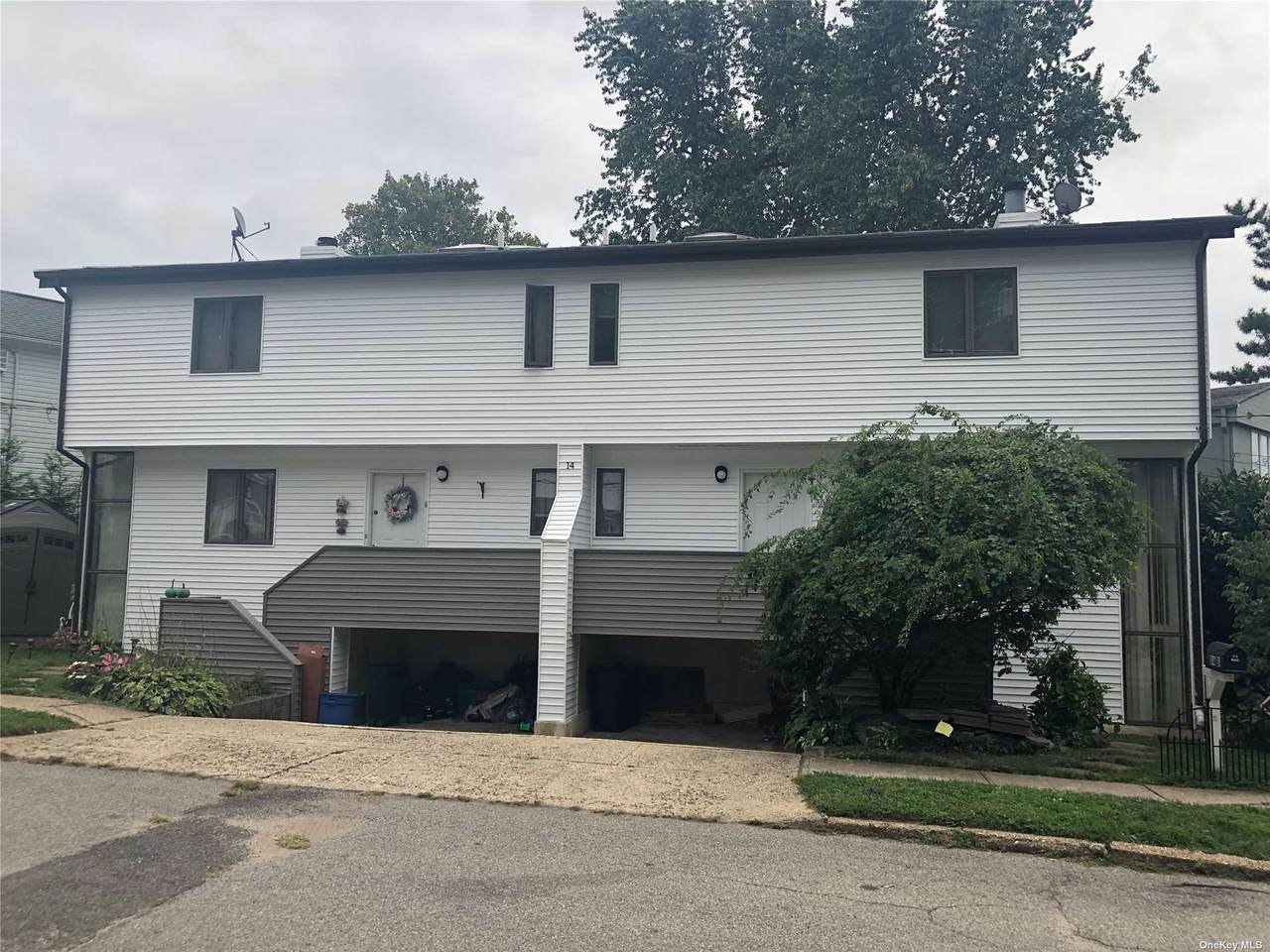 14 West Drive - Photo 1