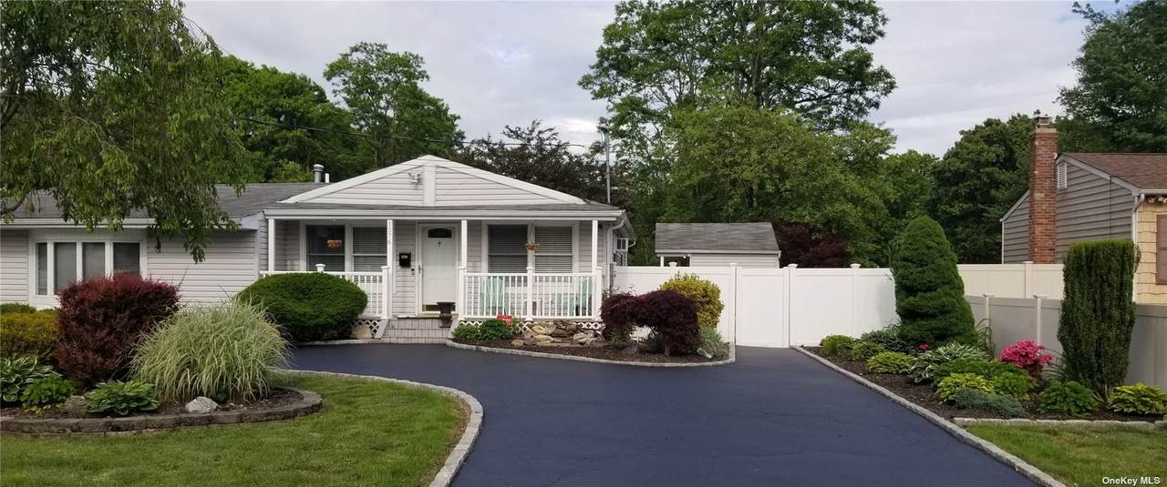 1076 Martinstein Avenue - Photo 1