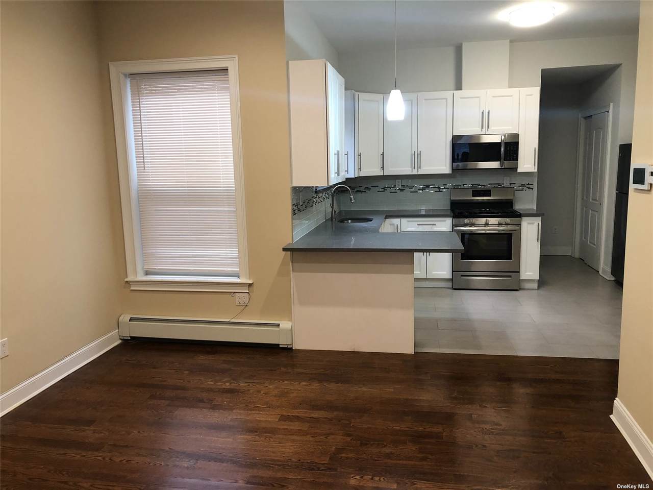 35-04 Ditmars Boulevard - Photo 1