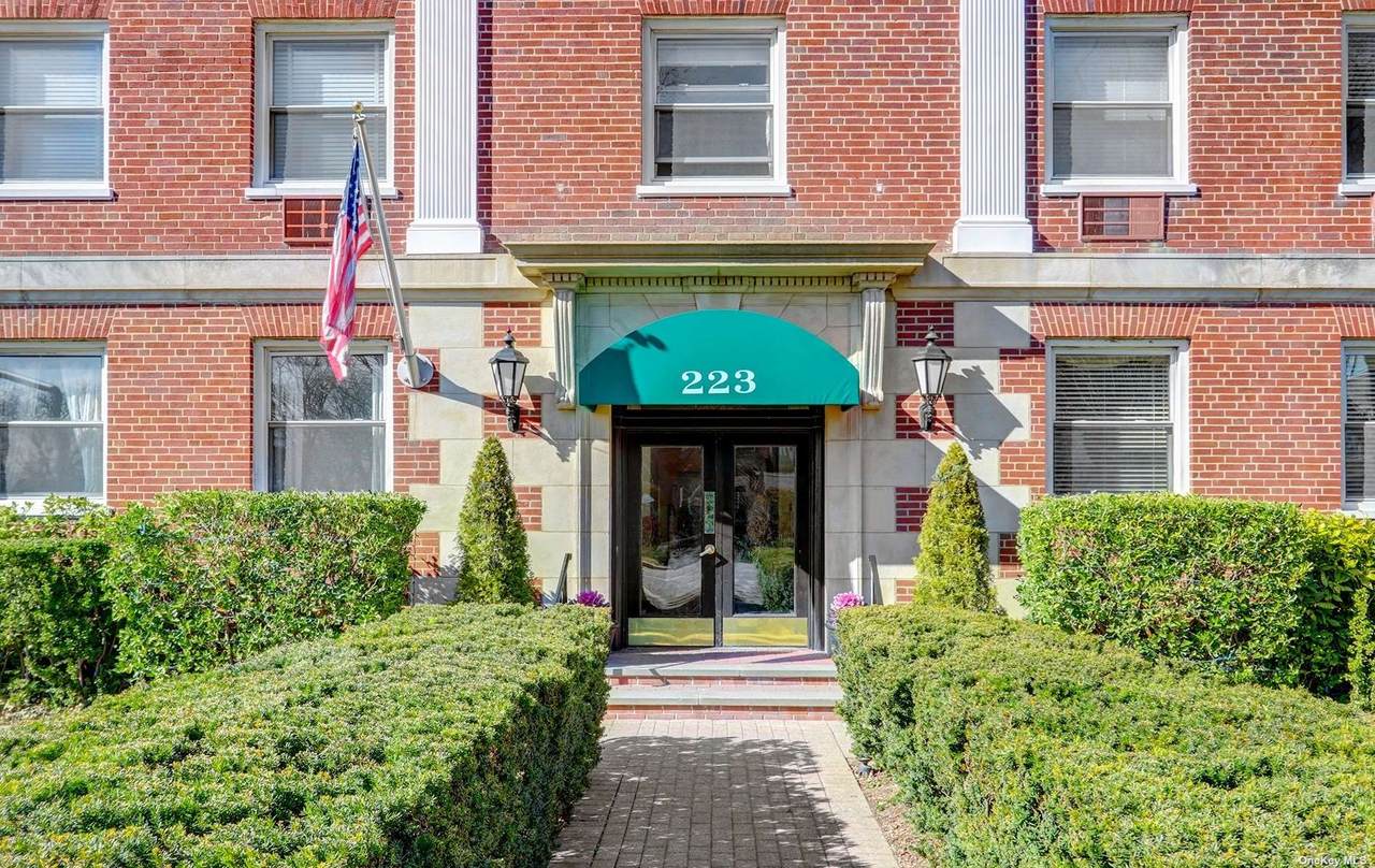 223 Seventh Street - Photo 1