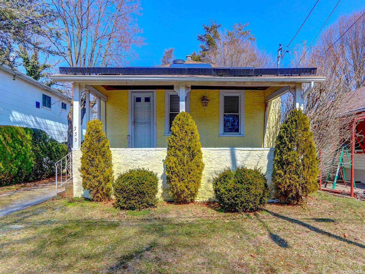 559 Wadleigh Avenue - Photo 1