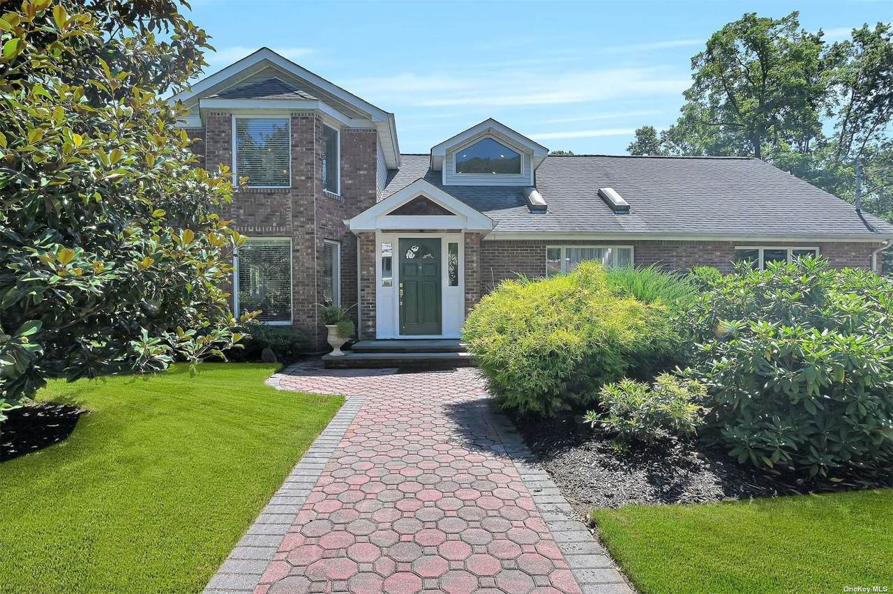 2 Gaines Place - Photo 1