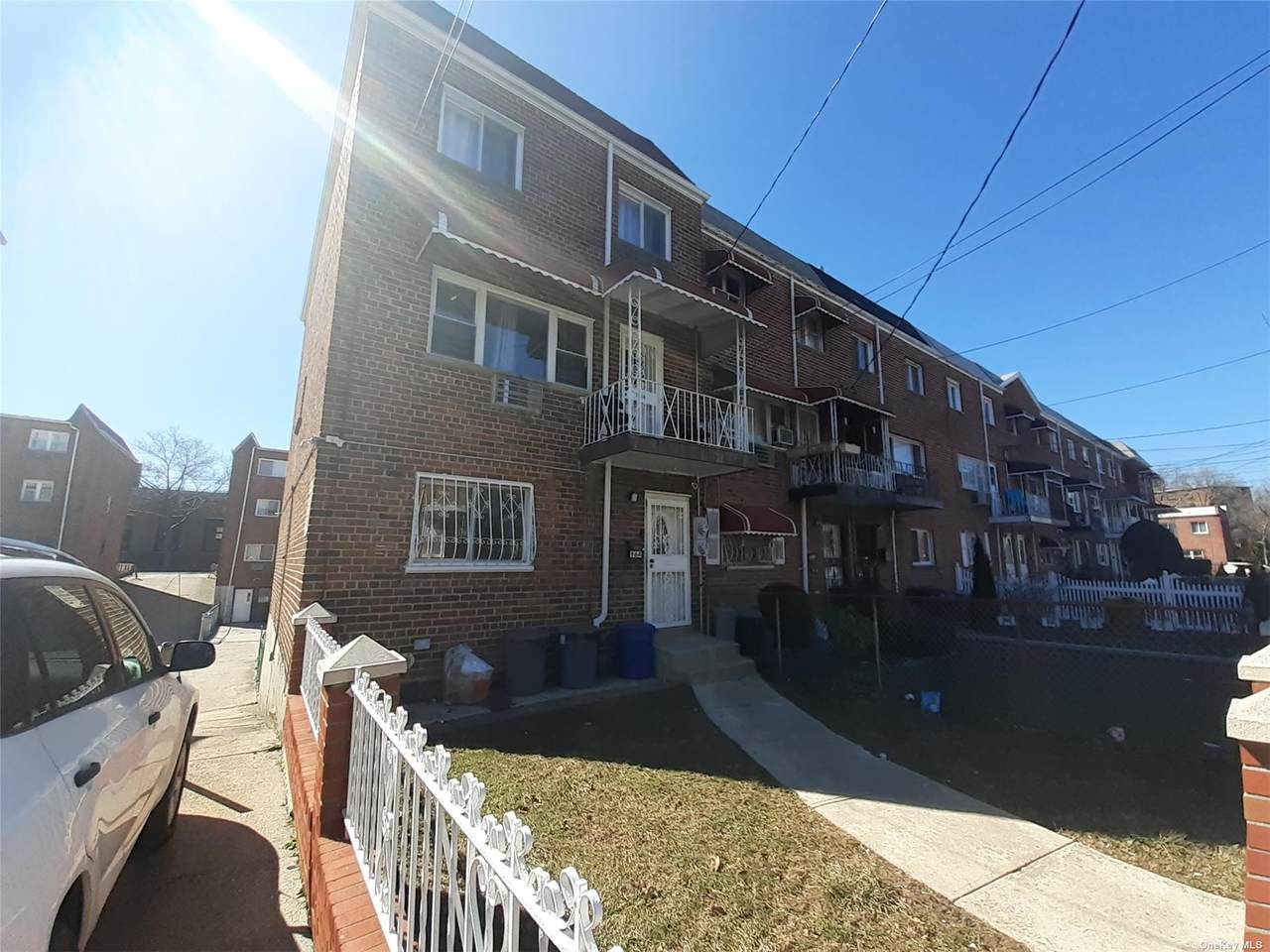 964 Ashford Street - Photo 1
