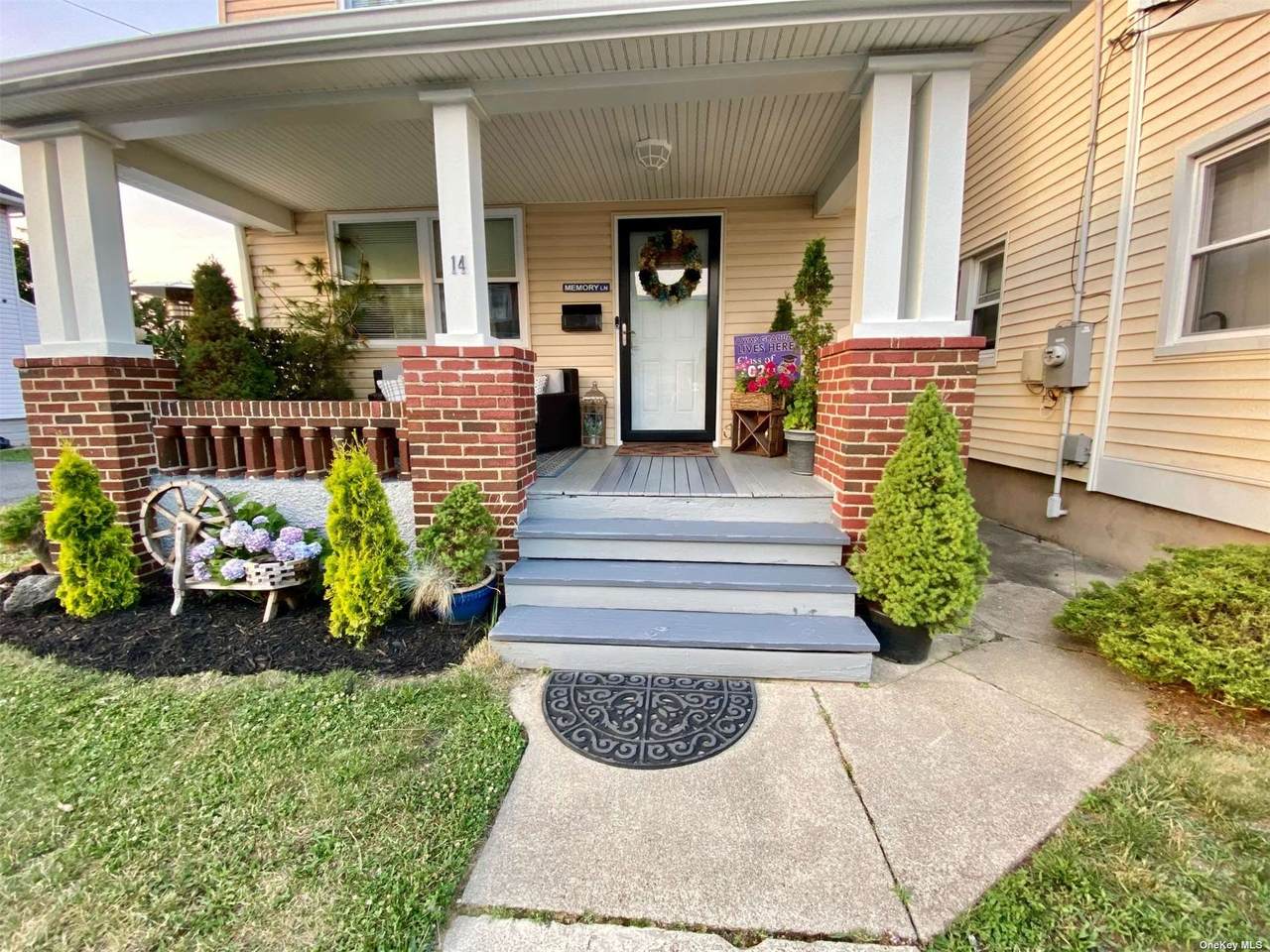 14 Frost Lane - Photo 1