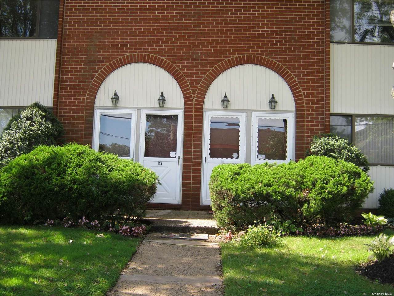 153 Grove Avenue - Photo 1
